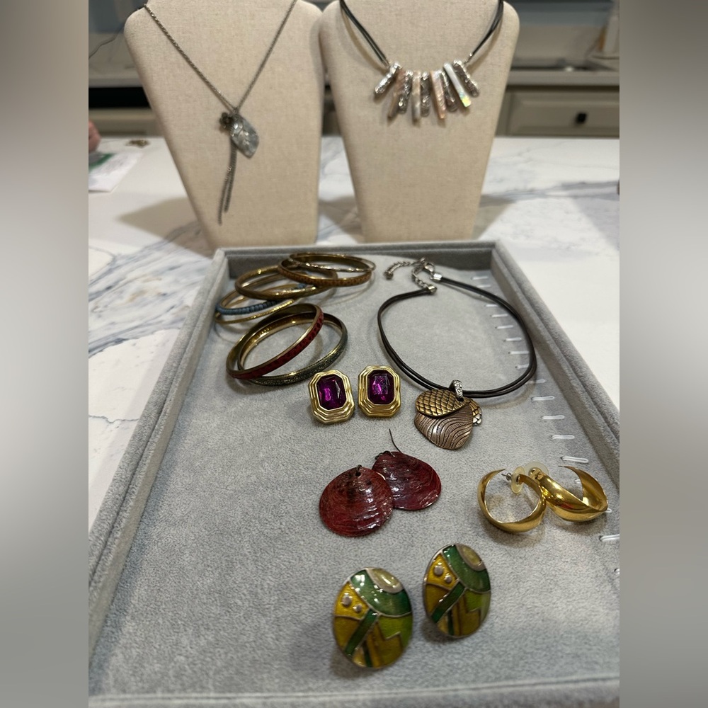 14 Pieces Vintage inspired jewelry bundle earrings, necklace and bracelets